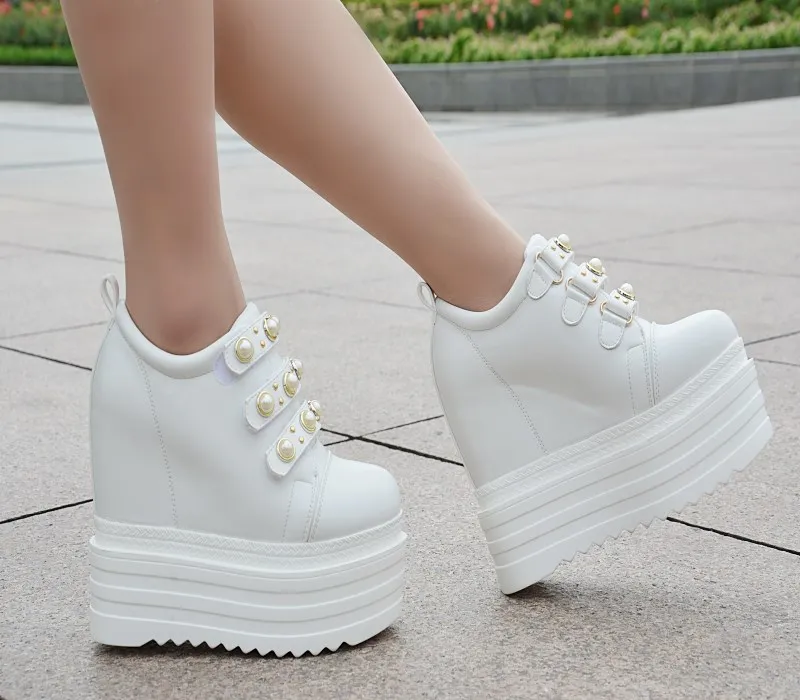 

2020 new thick-soled wedges women's shoes Korean version of the versatile high-heeled shoes increased casual shoes