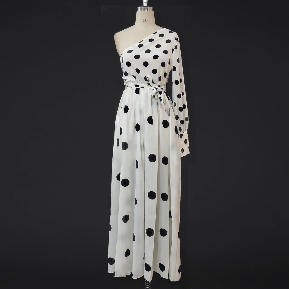 Платье женское на одно плечо в горошек модная плиссированная одежда с поясом