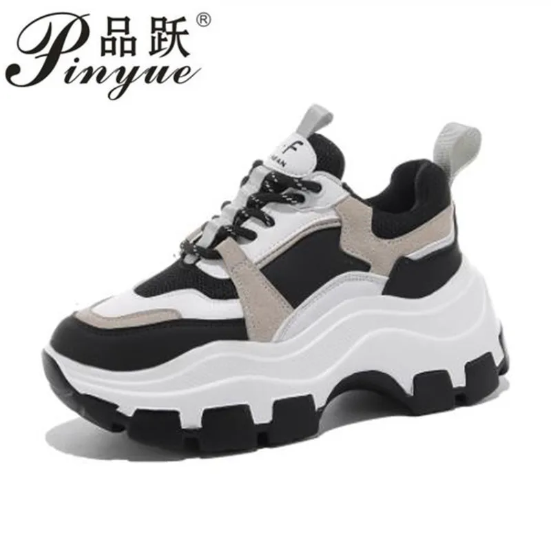 

Женские кроссовки на массивном каблуке; обувь из вулканизированной кожи в Корейском стиле; Новинка; женская повседневная обувь на платформ...