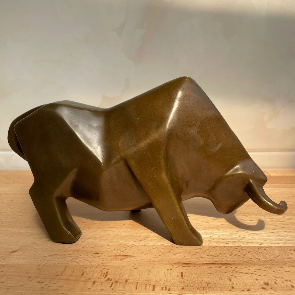 

Abstract Spanish Fighting Bull Statue Animal Sculpture Art Hot Casting Bronze Office Table Ornament Gifts
