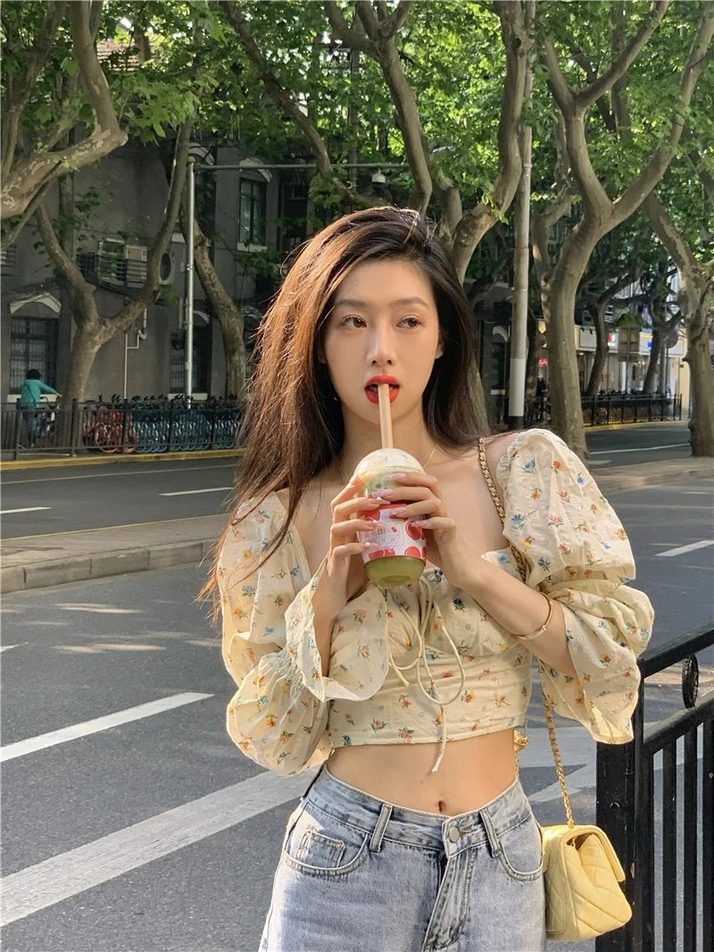 

2021 Summer New Design Mesh Short Puff Sleeve Elastic Loose One Shoulder Top Sexy Noble Lady Dating Office Shirt Woman Clothes