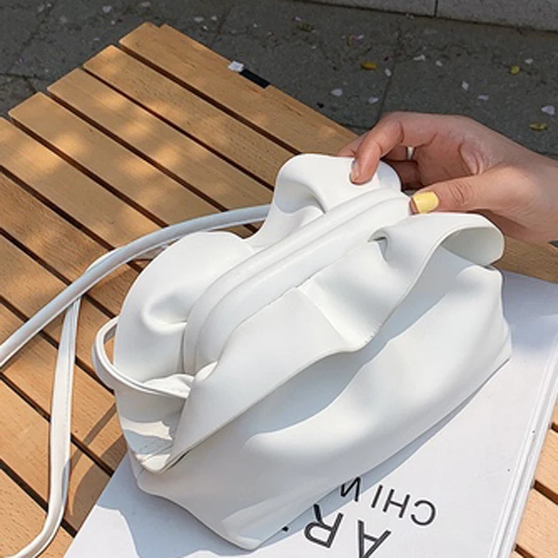 

Ladies leather ruffled cloud bag luxury brand bag luxury soft PU shoulder bag 2021 trend trend messenger bag women
