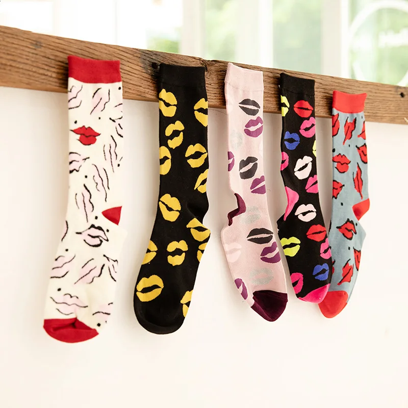 Женские Модные хлопковые длинные носки с забавными героями мультфильмов яркие