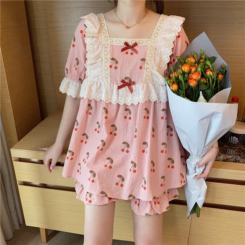 

Пижама CBAFU с милым принтом вишни, комплект из 2 предметов, летний пижамный комплект, кружевной топ с коротким рукавом и шорты, домашняя одежда...
