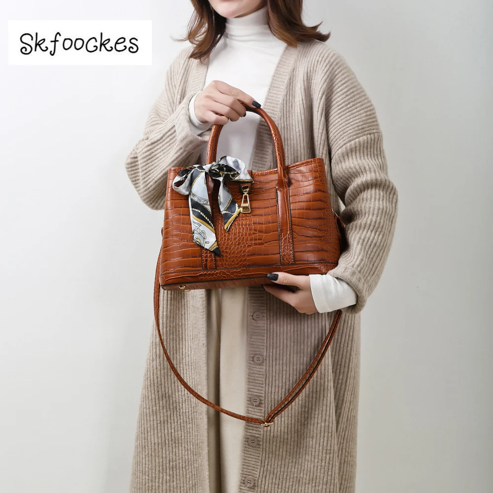 

skfoockes 2020 new female buns and mother bags three-piece European and American style handbags & shoulder bags & crossbody bags