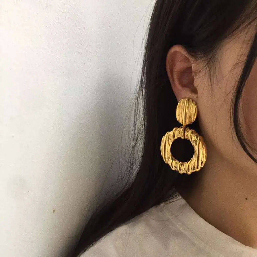 

RISPADA EH25015-H24 Metal hoop drop earrings