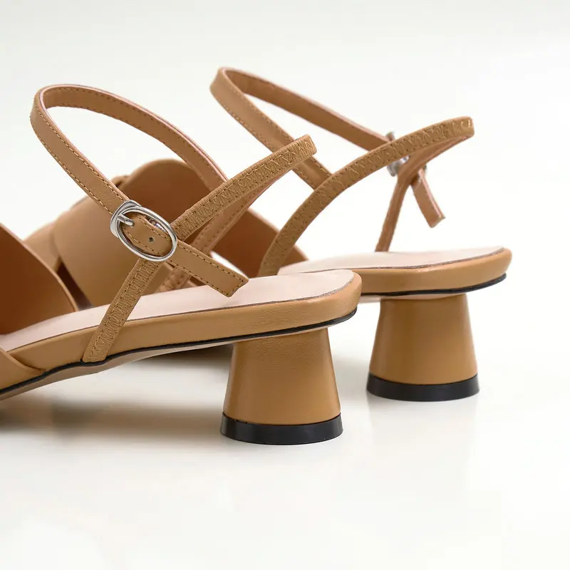 Женская обувь из натуральной кожи Фирменные сандалии на среднем каблуке