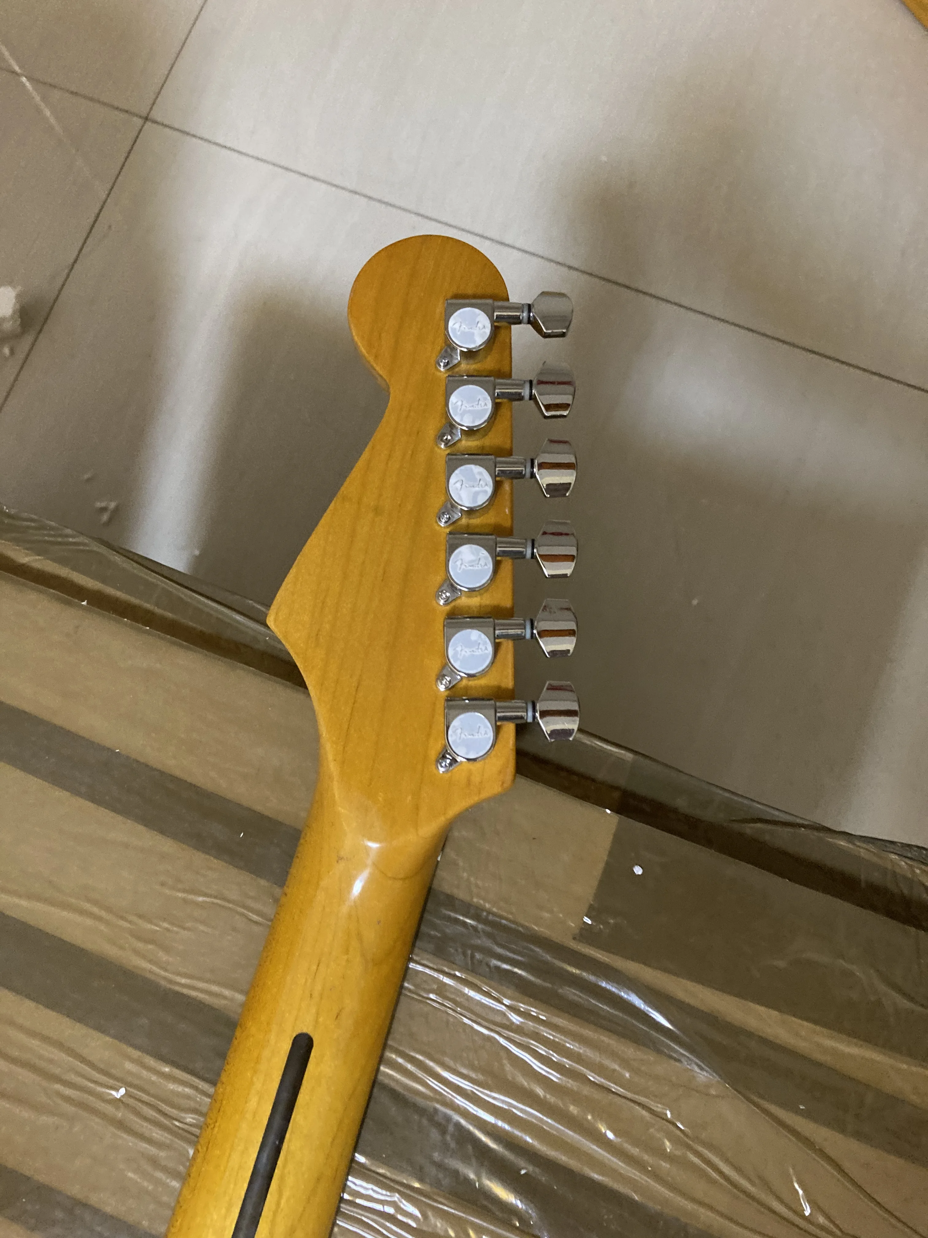 Stratocaste-r custom body 6 string Rosewood fingerboard электрическая гитара в наличии | Спорт и