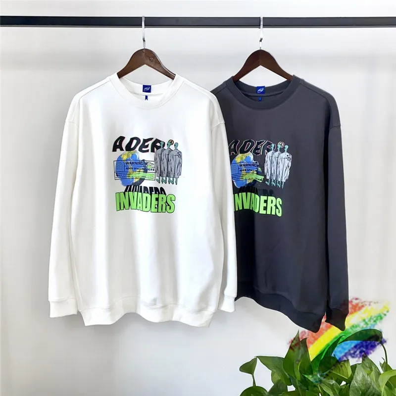 

Hoodies & Sweatshirts