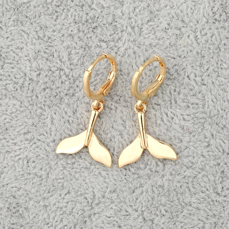 Женские маленькие серьги-кольца хвост русалки золотистые металлические