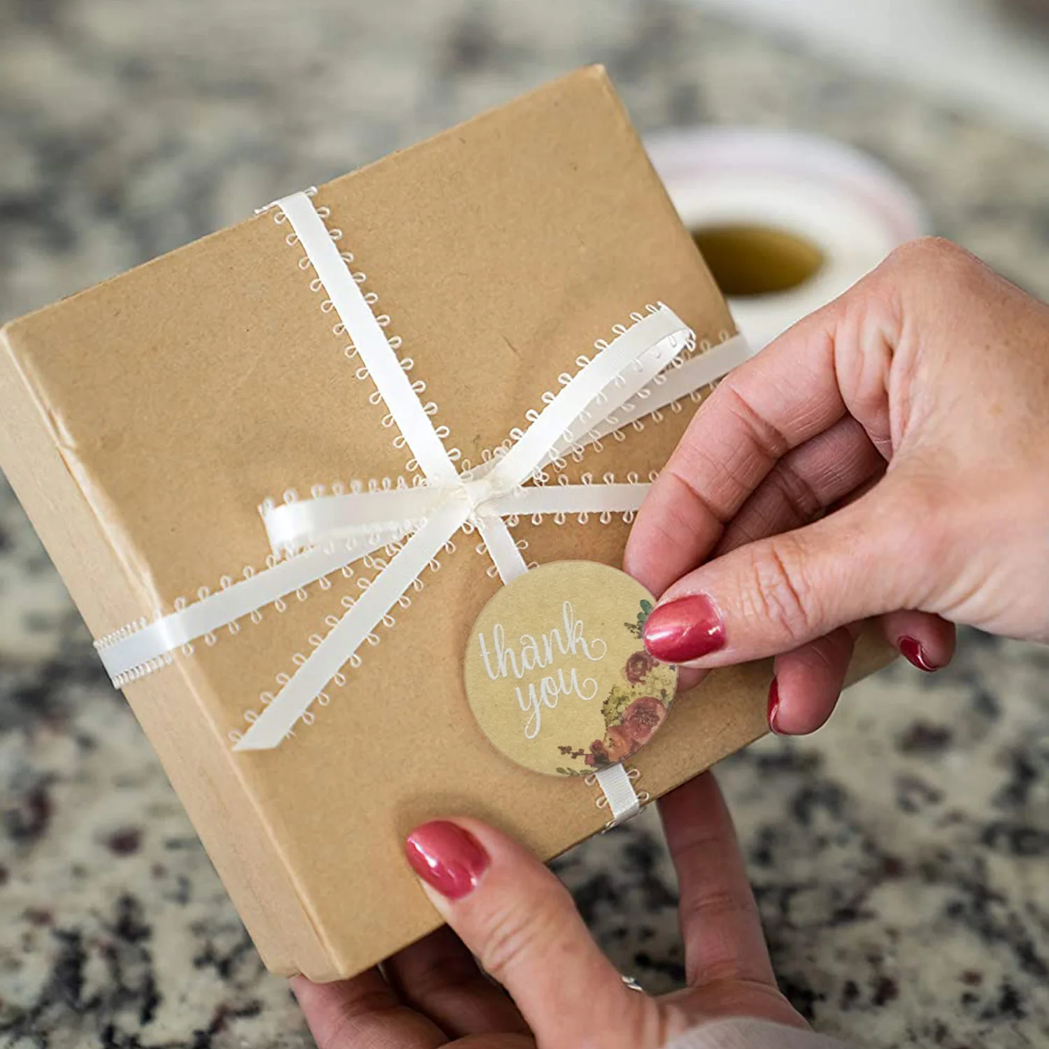 

2021 1 inch 500 pieces /roll, thank you flower handmade kraft paper label, baking gift card, party, gift wrapping sticker