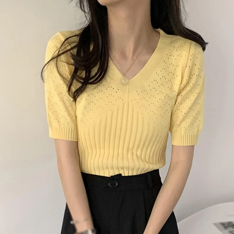 

Женские футболки, вязаные укороченные топы, винтажные футболки с коротким рукавом и V-образным вырезом, Повседневная однотонная женская фут...