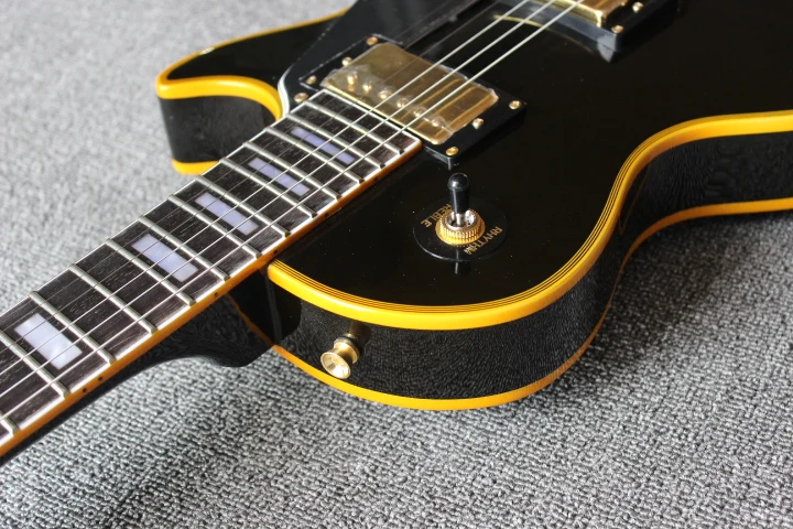 

Free shipping/Guitar/electric guitar/black gloss/gold hardware