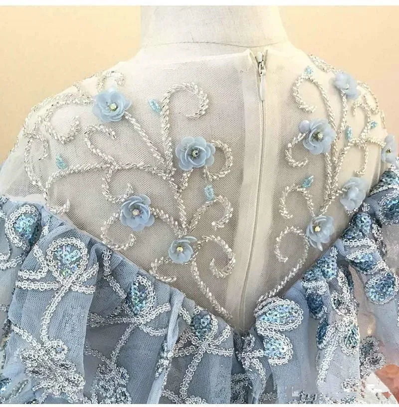 Светильник синего цвета для девочек в цветочек платья девочки держащей букет