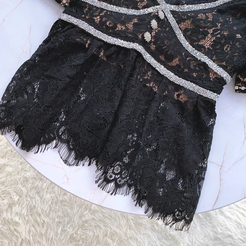 

Vintage Hollow-out Flower Stitching Lace Shirt Women 2021 Summer New Korean Sexy V-neck Short Sleeve Blouse Top Slim Fit Blusas