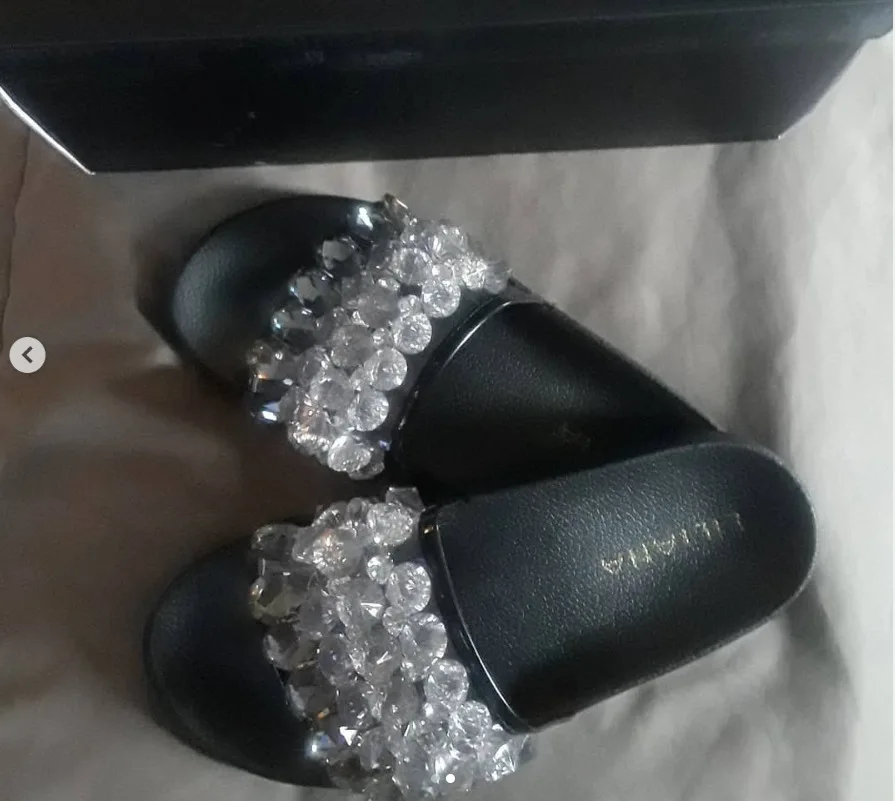 2019 г. Модные летние женские шлепанцы прозрачная обувь без застежки пляжные