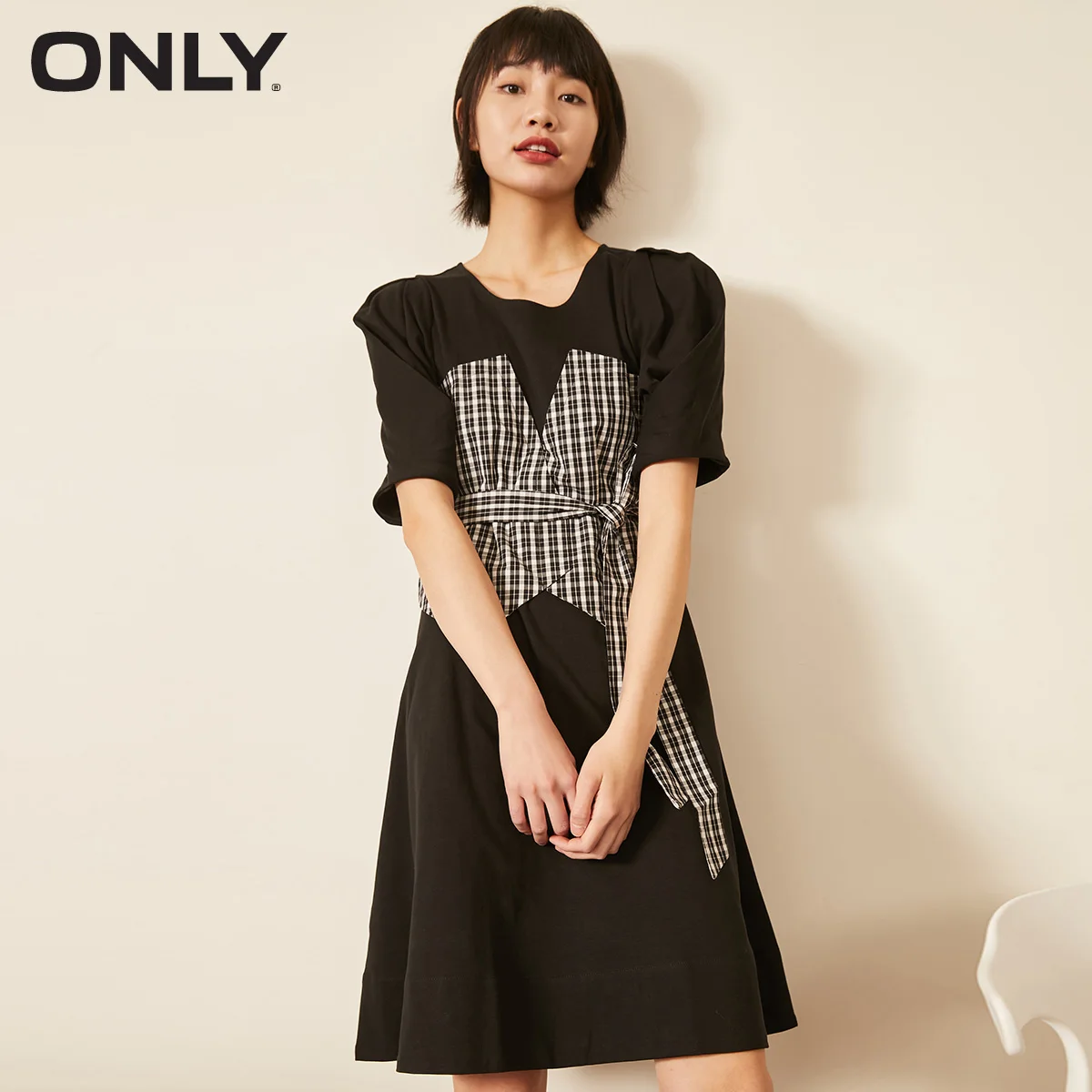 

Женское платье трапециевидной формы в черную клетку с поясом, 2020