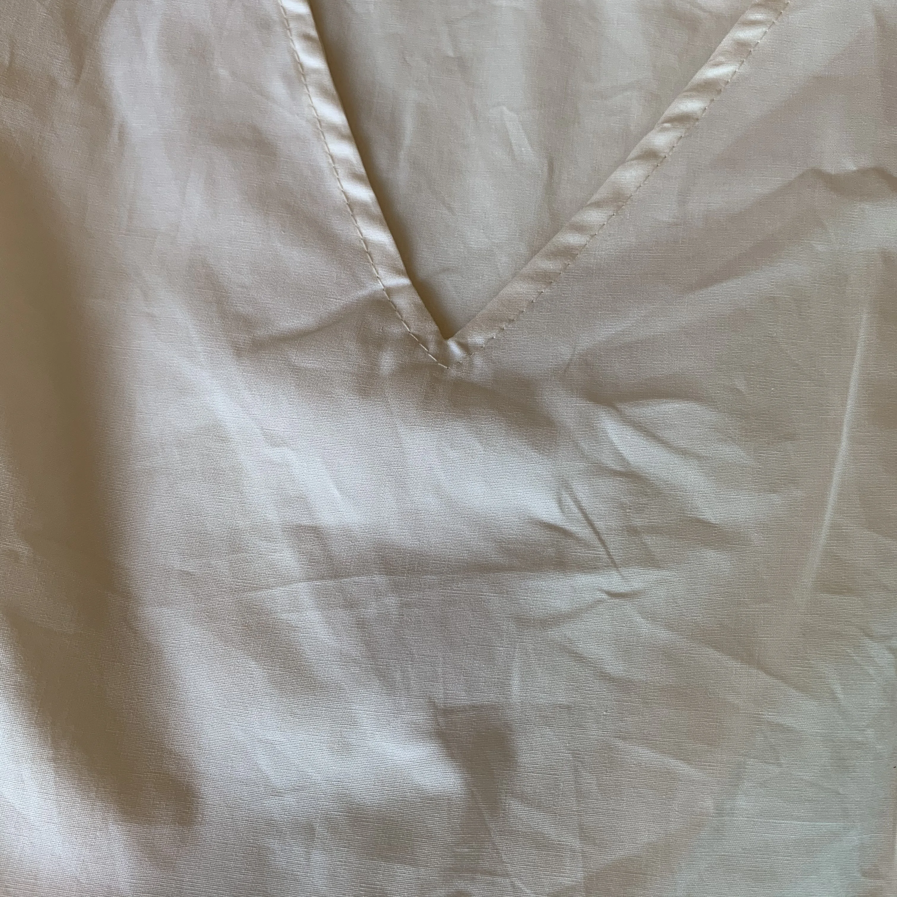 Простое минималистичное платье повседневное свободное однотонное в корейском и