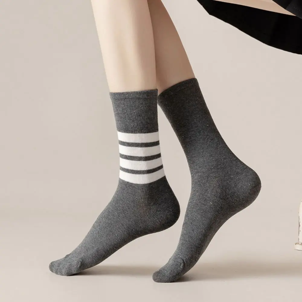 

British Style Four-Bar Asymmetric Sports Cotton Socks Fashion Design Stripe Pattern Calf Socks Autumn Comfortable Socks