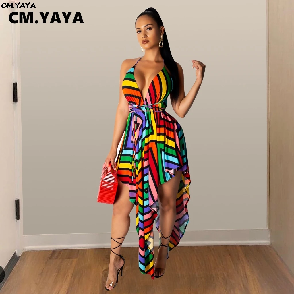 Женское платье макси с лямкой на шее длинное в разноцветную полоску глубоким V