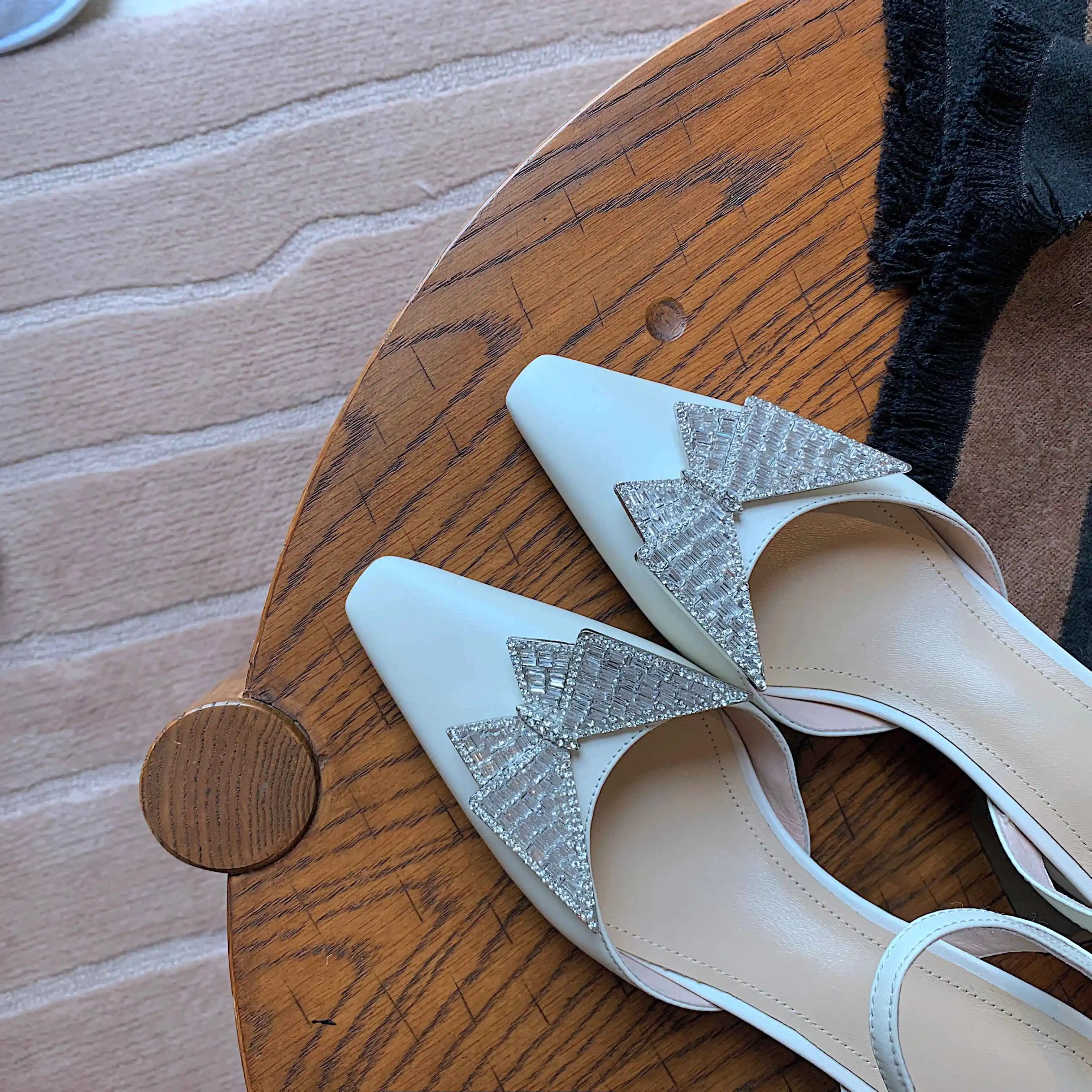 

Krazing pot cow leather square toe shallow med heels butterfly diamond solid gentlewomen classic buckle straps women sandals L19