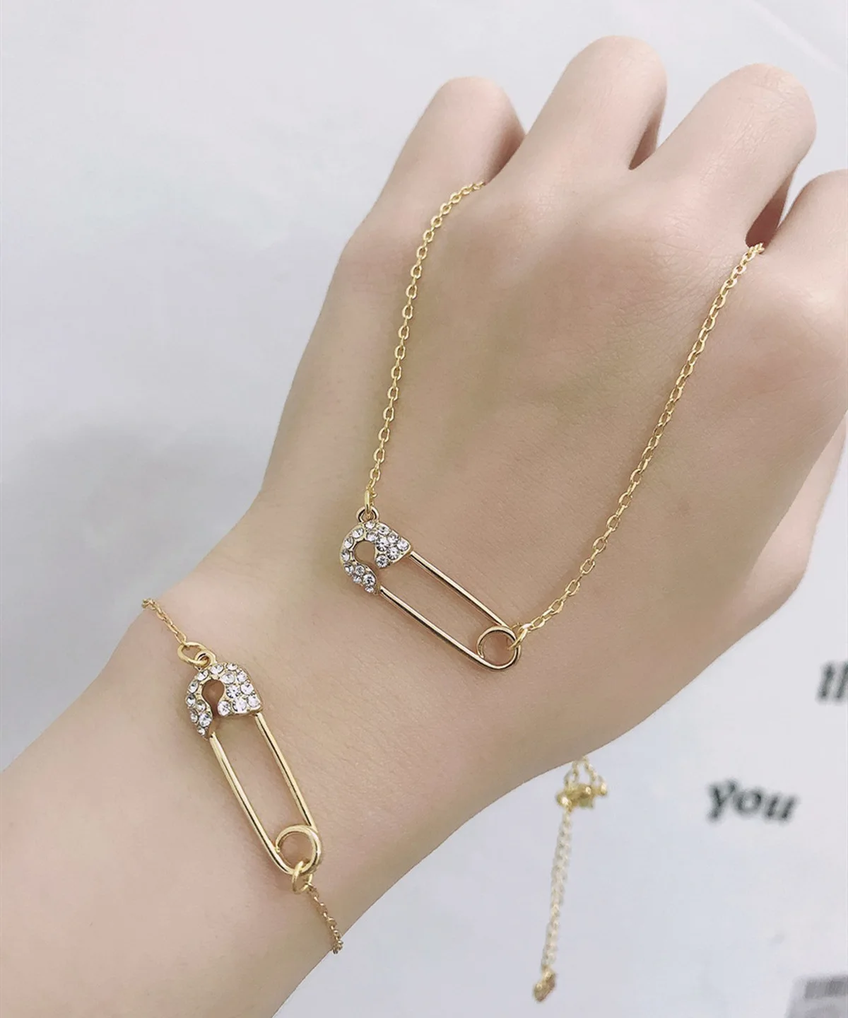 

2020 Fashion Jewelry SWA1: 1 Exquisite and Chic paper clip necklace, suitable charm accessories for women's