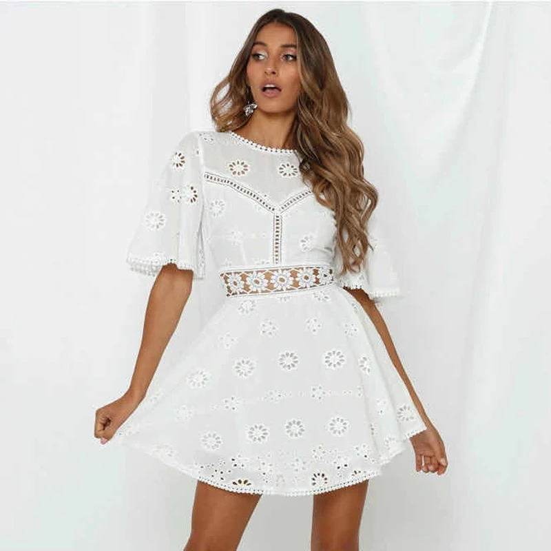 Белое Кружевное хлопковое вечерние-платье с открытой спиной и круглым вырезом -