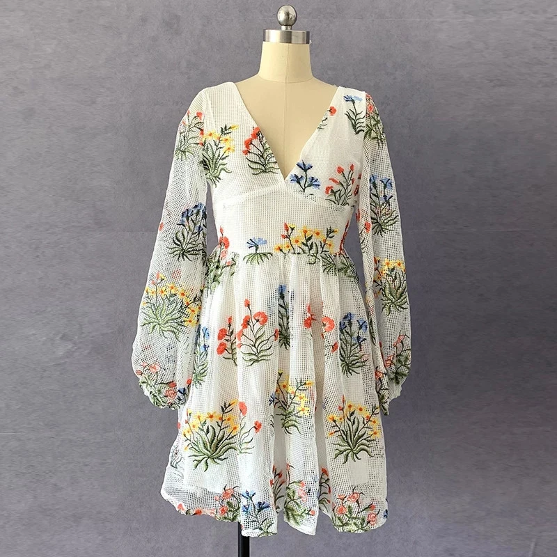 

New Fashion Women Grid Floral Embroidered Dress 2021 Sweet Lantern Sleeve V Neck Slim Waist Boho Holiday Dresses Vestidos