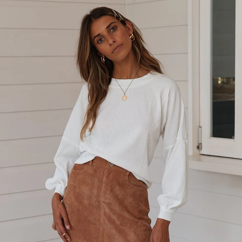 Женский трикотажный пуловер с круглым вырезом свободного кроя черный белый топ