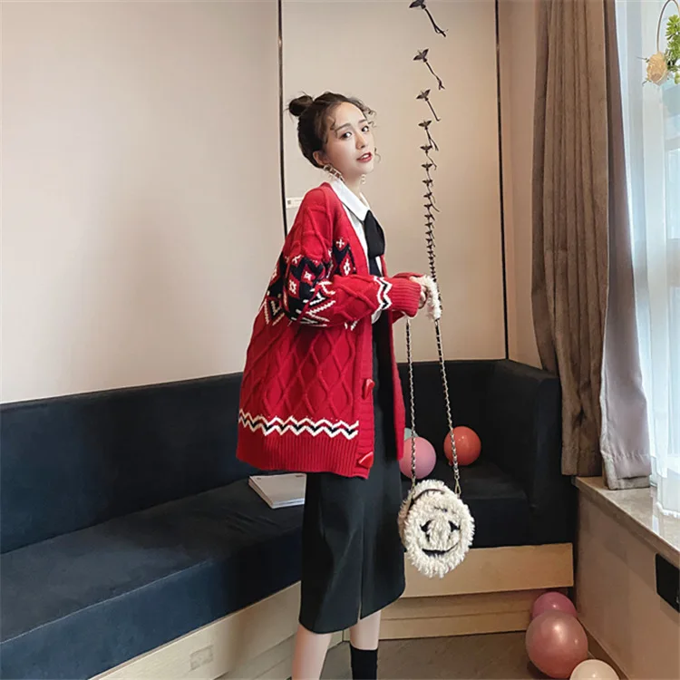 

Contrast color jacquard retro sweater jacket female 2020 autumn and winter new thickened loose lazy twist knitted cardigan