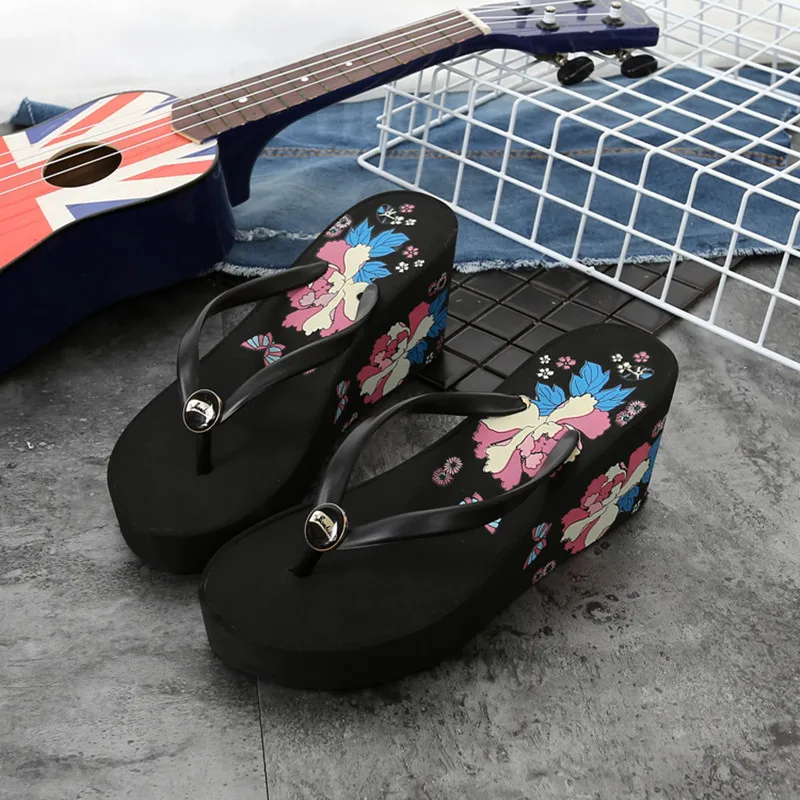 Женские босоножки Сезон лето Тапочки 2019 новая на нескользящей подошве с