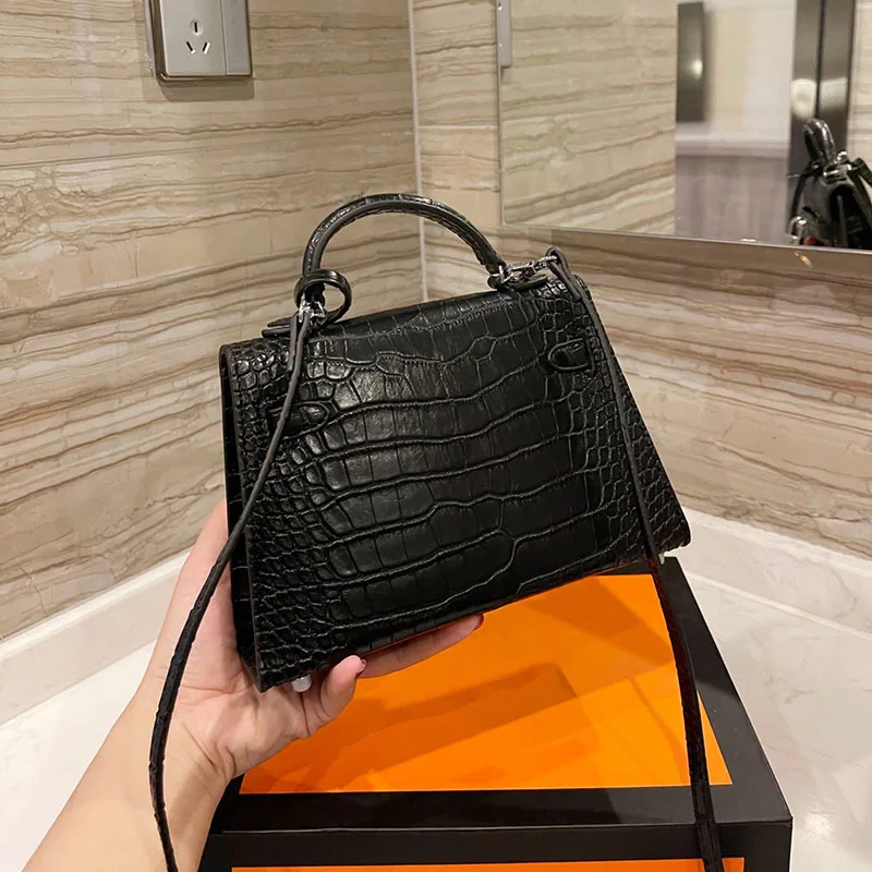 

Luxury Designer Fashion Classic LadiesShoulder Bag High Quality Leather Solid Color Handbag