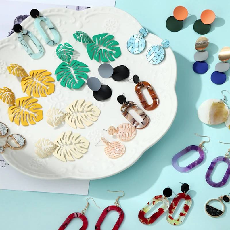 Серьги женские большие винтажные геометрические золотого цвета