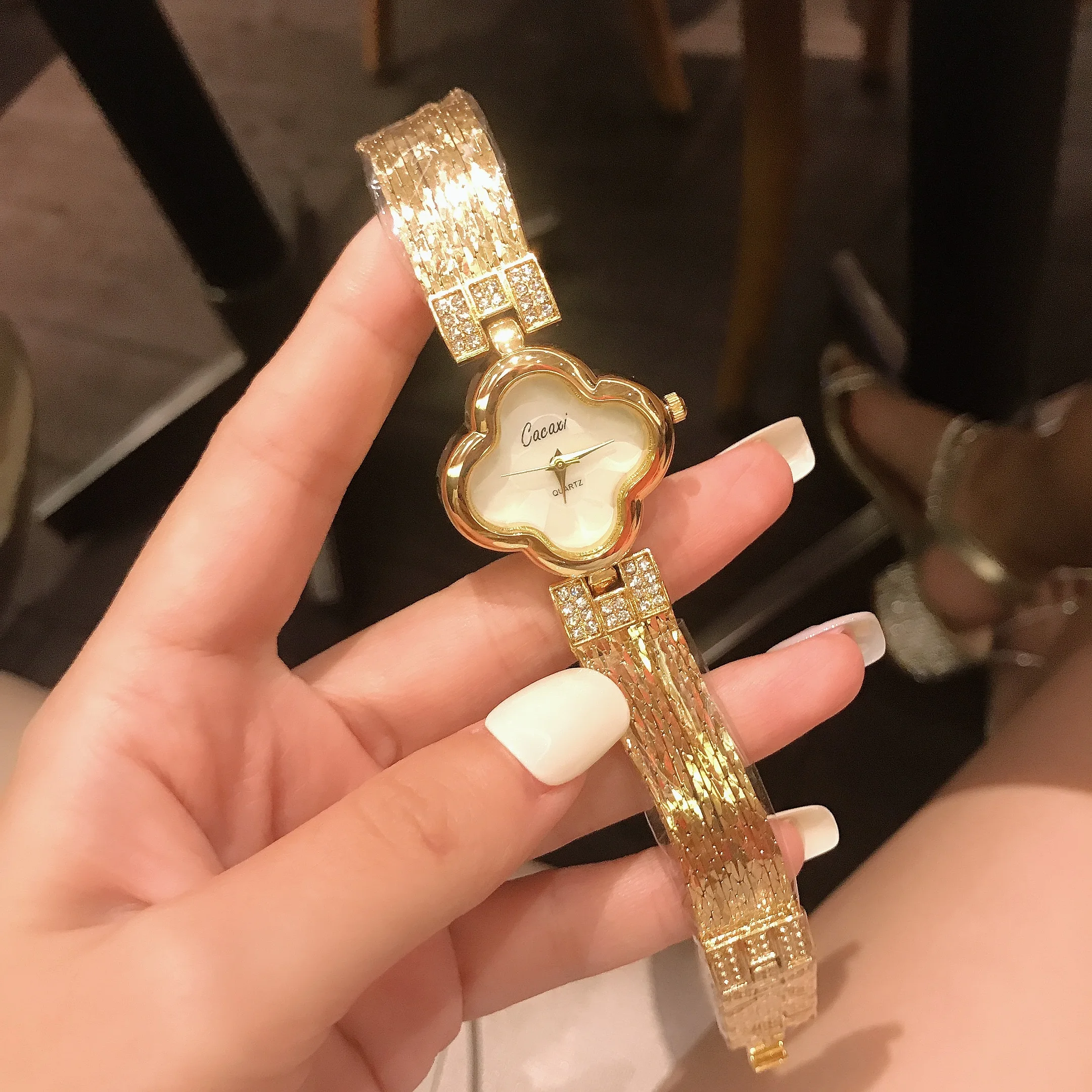 

Women Watches 2021 Top Brand Luxury Gold Ladies Watch Four Leaf Clover Original Watch Women For Female Clock Relogio Feminino
