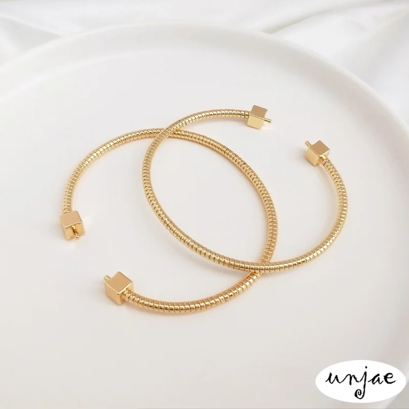 

14K gold-coated color-preserving copper spring-plated bracelet with half-hole bead pin holder diy sticky crystal pearl bracelet