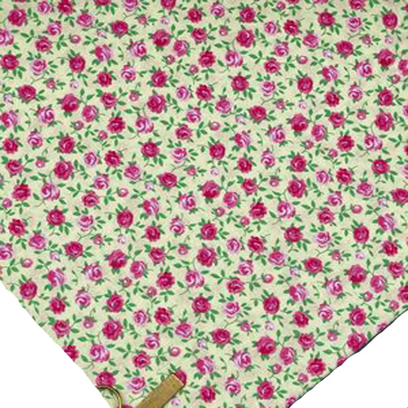 Фирменная новинка белого и бежевого цвета украшенное узорами цветущей розы