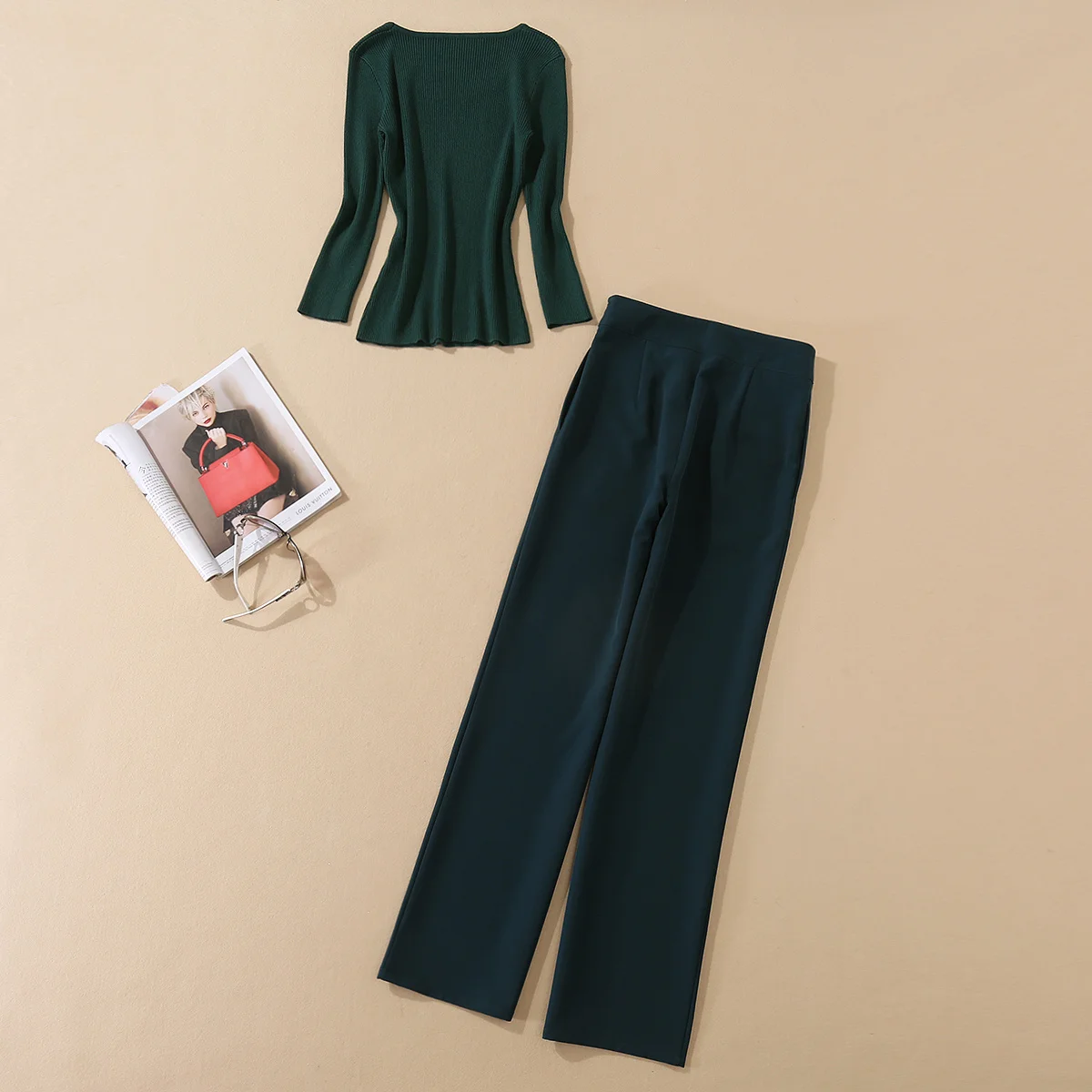 

JCHB 2021 Fashion star Princess with the same style of women's temperament new knitted two-piece casual suit women