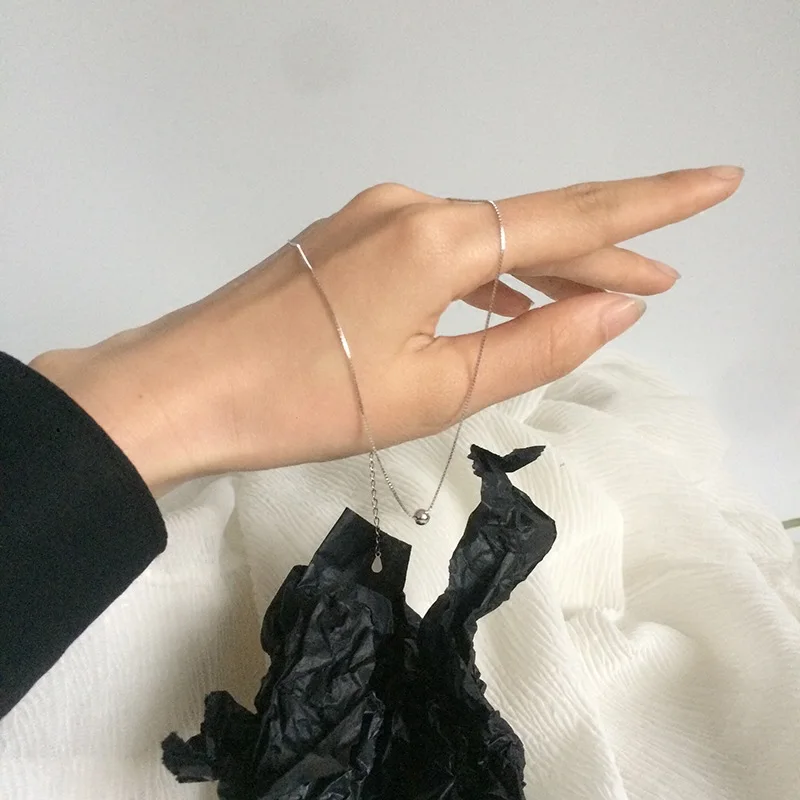 Женское минималистичное колье-чокер колье из серебра 925 пробы с бусинами