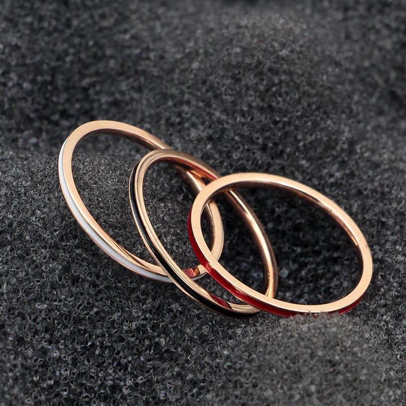 Кольцо женское титановое розовое золото 1 мм тонкое эмалированные модные