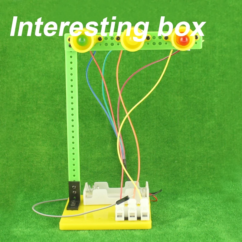 Fun traffic lights 2017 technology small production children's educational toys DIY creative science experiment teaching aids | Игрушки и