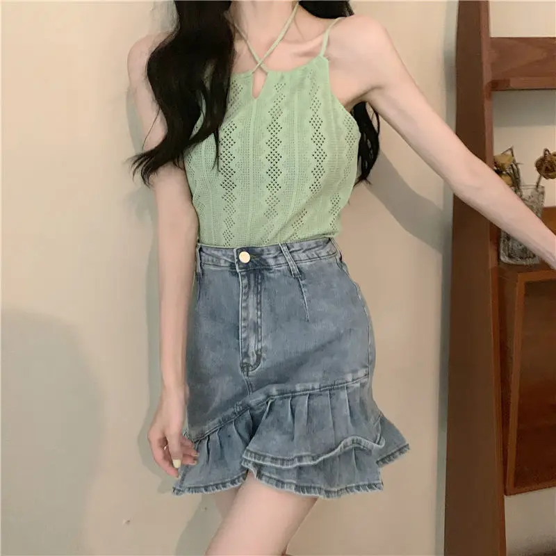 Женская Трикотажная майка с лямкой на шее черная белая розовая или зеленая