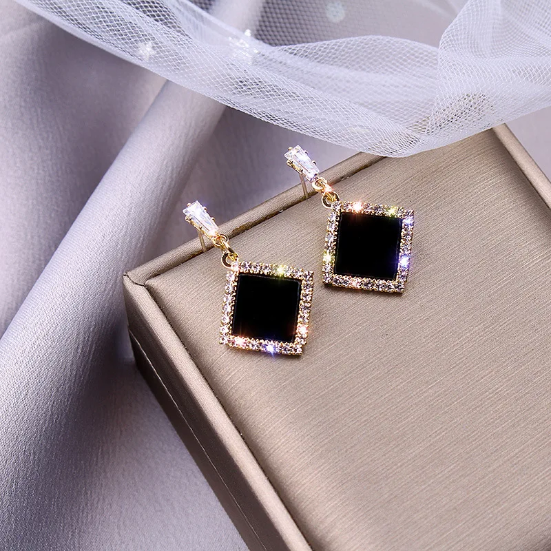

Heart Round Rhinestone Earrings 2021 New Wave Korean Version Personality Temperament Wild Simple Earring Fashion Simple Ear Nail
