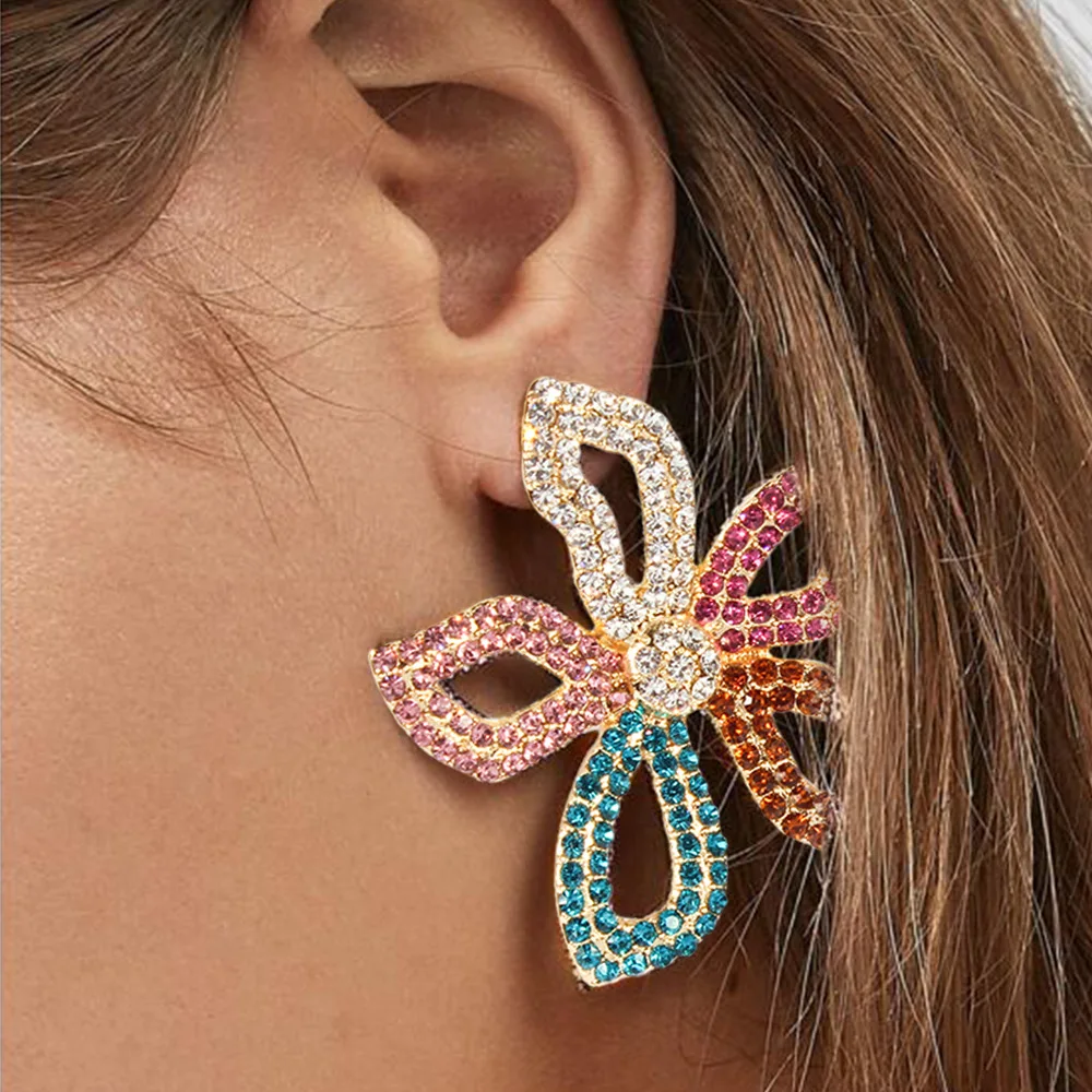 Женские Разноцветные серьги-гвоздики с цветами из смолы и горного хрусталя