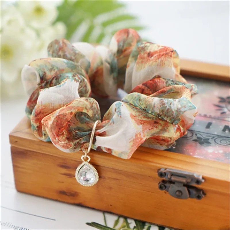 

2019 New arrivals Novelty Women Flower Pattern Scrunchies Print Elastic Hair Rope Hair Band Ponytail Holder hair accessories