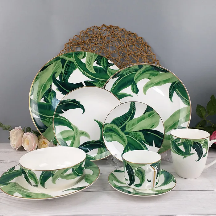 

Nordic wind bone porcelain plate gold banana leaf ceramic model between small fresh tableware