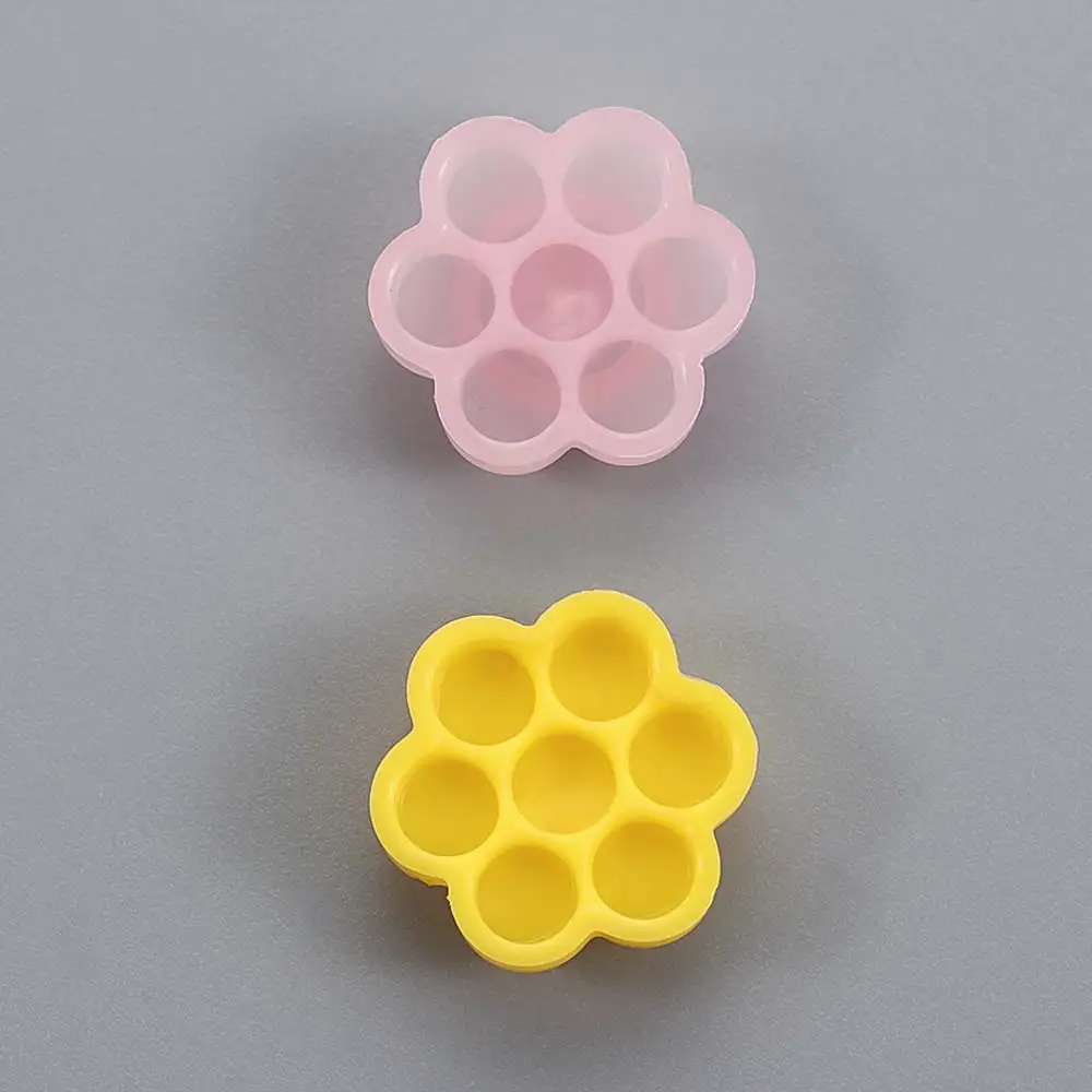

100 Pcs Flower-shape Grafting Eyelash Extension Glue Drop Cup Portable Epoxy Table Eyelashes Flower Eyelash Beauty Tool