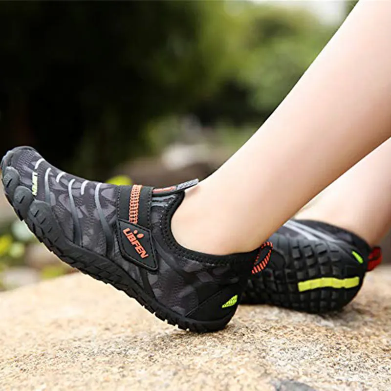 

JACKSHIBO Boys Girls Water Shoes Aqua Socks for Kids Quick-Dry Swim Surf Diving Barefoot Pool Beach Sandals Plug size #29-#38