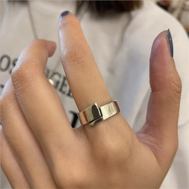 

European and American splicing big head small tail snake-shaped ring high-end design sense of cold women's holiday gifts party j