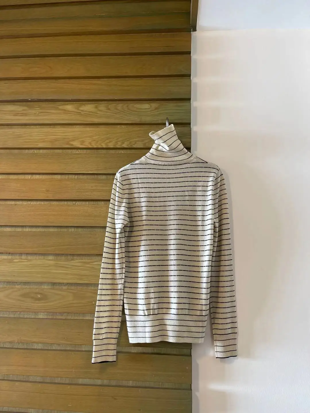 Ladies 2021 New Fashion Sexy Casual Sheep Hair Clip Gold Stripe Base Shirt 1221