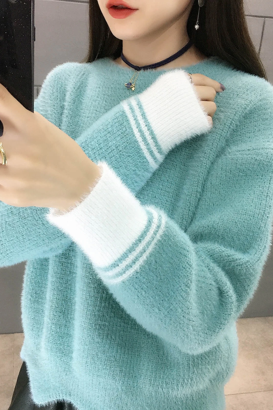 

Small sweater women's short loose autumn and winter new round neck Korean sweet imitation mink knitted bottoming shirt foreign